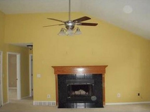 4th image of 9513 Cyprus Ln