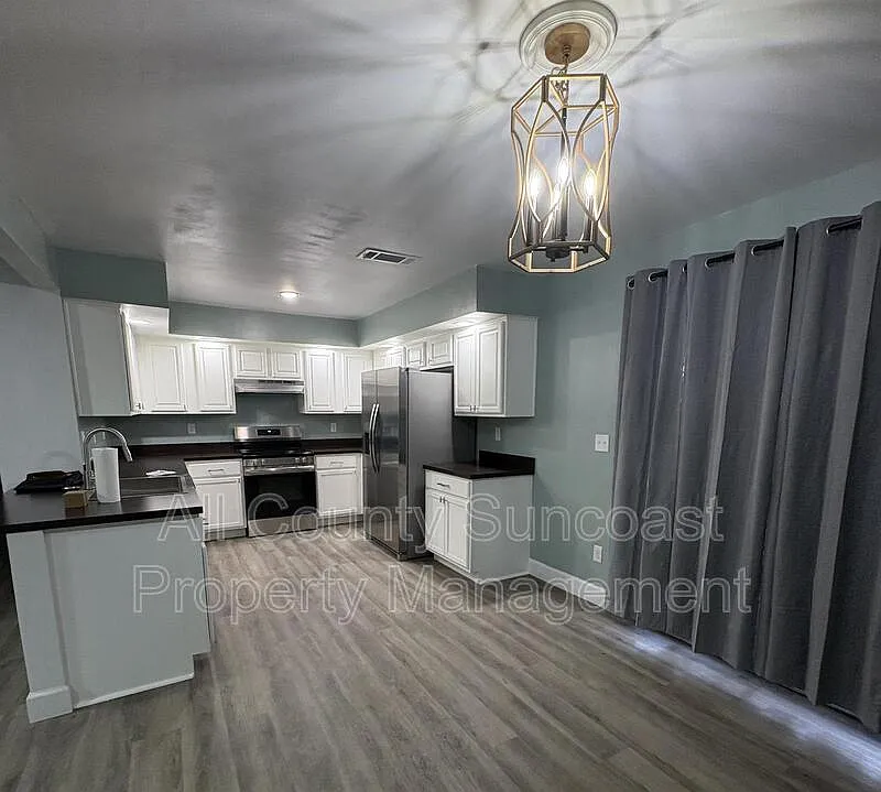 3 bed, 1.5 bath, $1,595 — Photo 4