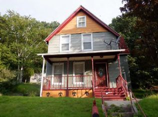 71 Maple St, Norwich, CT 06360