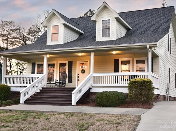 475 Fiddlers Ghost Cir, Mount Gilead, NC 27306