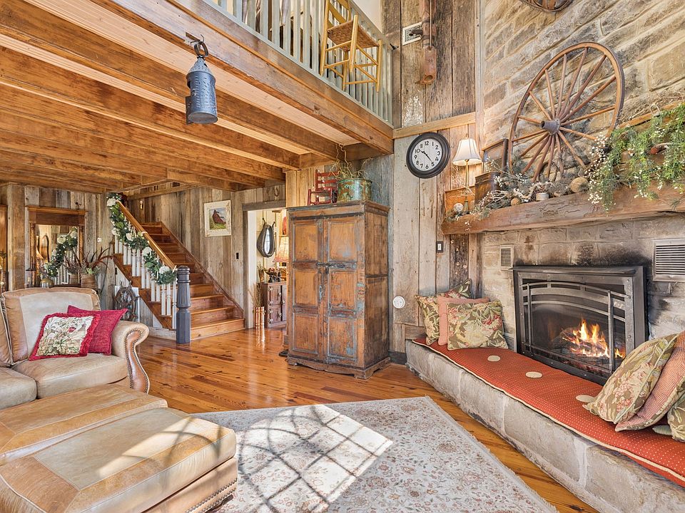 13th image of 4929 Snow Creek Rd