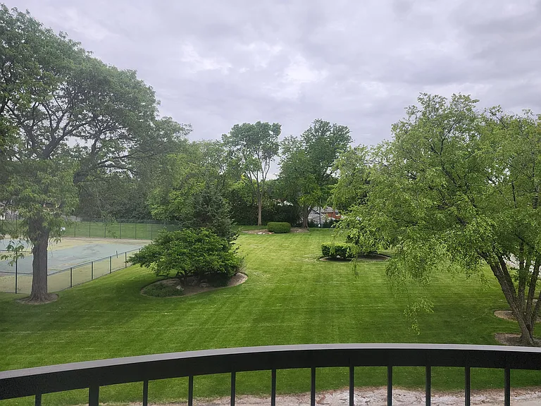 1415 E Central Rd — Photo 11