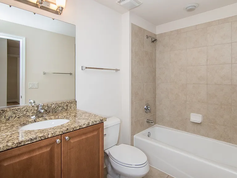 6493 N Northwest Hwy #311 — Photo 10