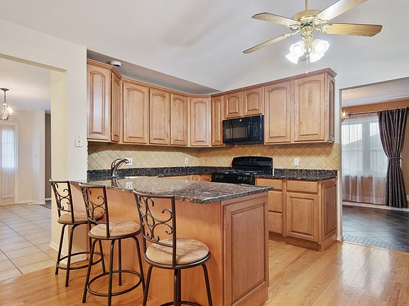 4th image of 407 Feeney Dr
