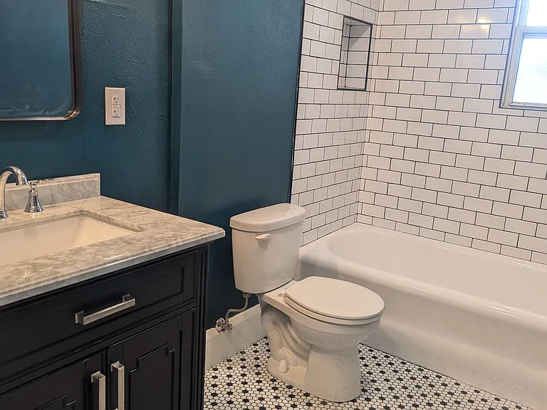 2720 W Sylvania Ave #4 — Photo 9