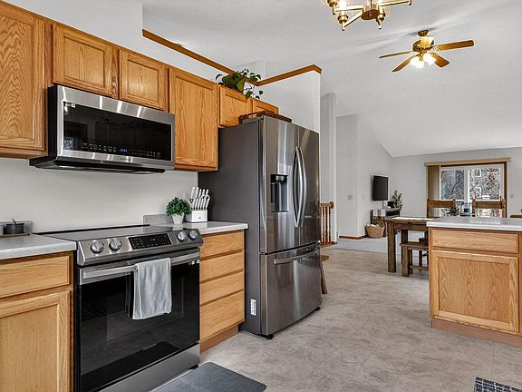 5th image of 305 Arbor Hills Cir