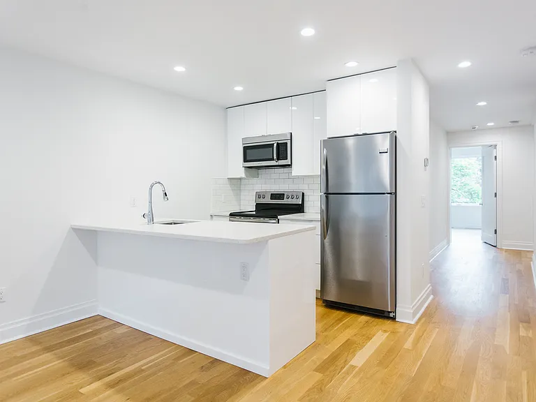 339 Hoyt St #A — Photo 4