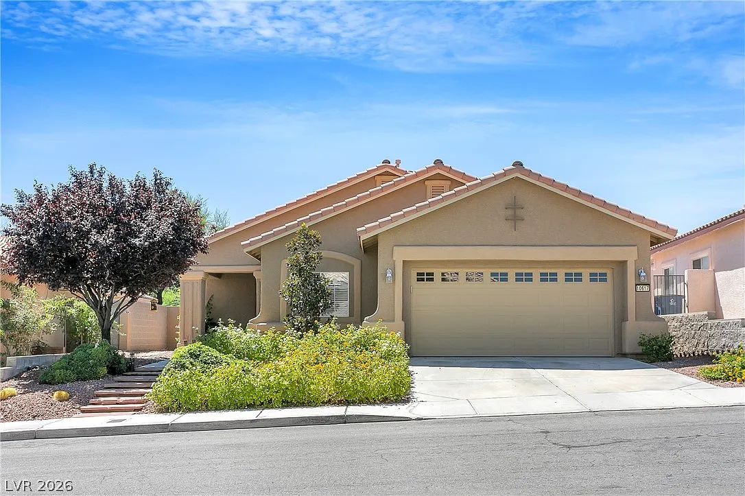 3 bed, 2.0 bath, 1751 sqft, $3,250 — Photo 2