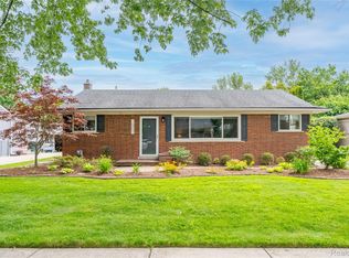 16951 Elizabeth St, Beverly Hills, MI 48025