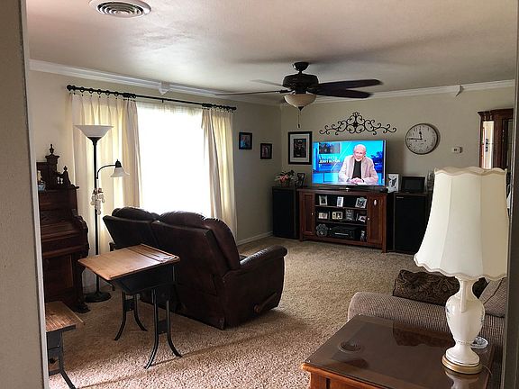 3rd image of 519 Sycamore Dr