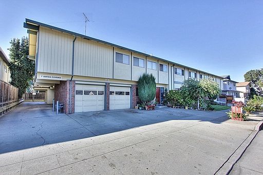 4th image of 875 Leigh Ave APT 4