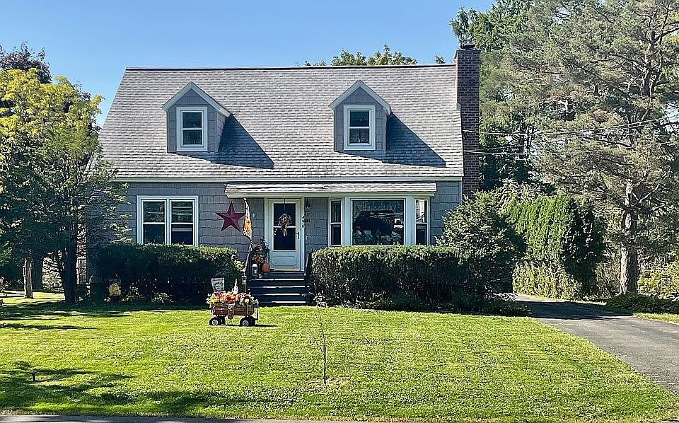 2nd image of 496 Baker Ave