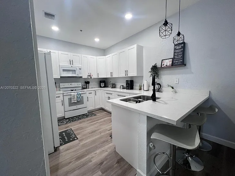 4435 SW 160th Ave #210 — Photo 9