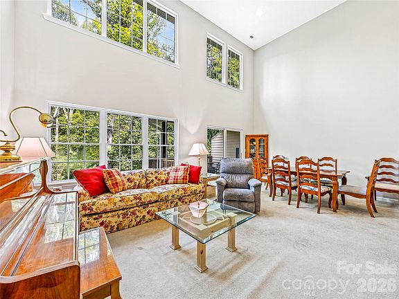 4th image of 83 Farm Ln