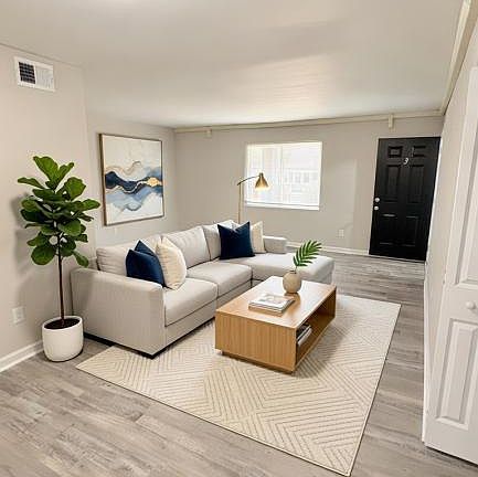 4th image of 3586 Jackson St