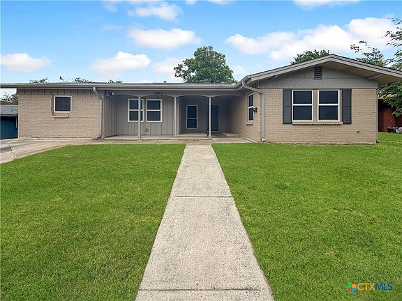 2nd image of 1805 Crestview Dr