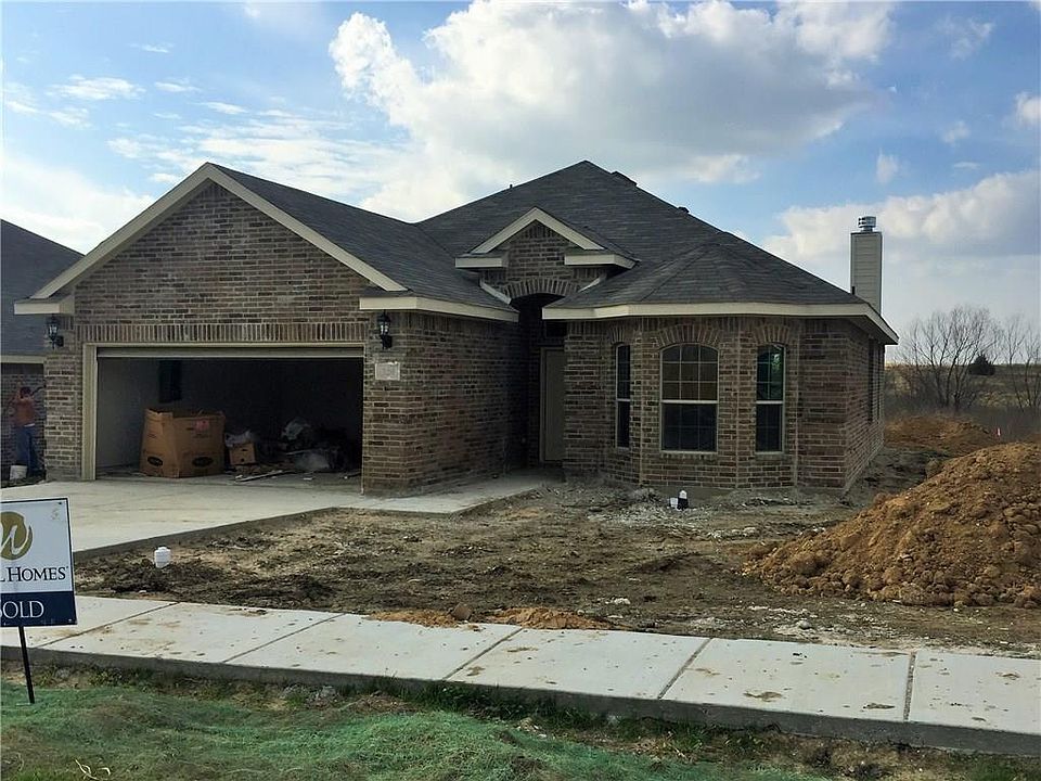1st image of 320 Jennie Marie Cir