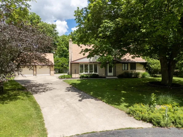 2121 Lakewood Dr, Kalamazoo, MI 49048
