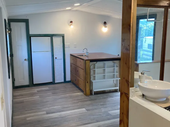 (undisclosed Address), Newport, TN 37821