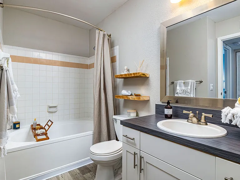 Lofton Place Apartments — Photo 42