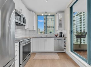 140 E 14th St #801, North Vancouver, BC V7L 2N3