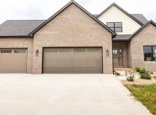 3706 Thicket Dr, Shiloh, IL 62221