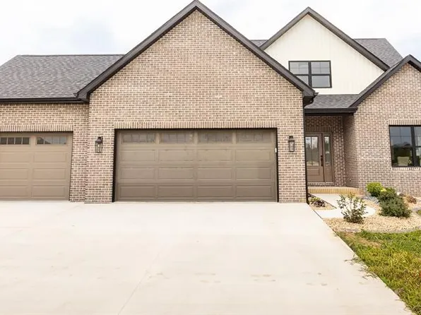 3706 Thicket Dr, Shiloh, IL 62221