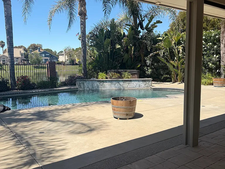 2142 Prestwick Dr — Photo 42