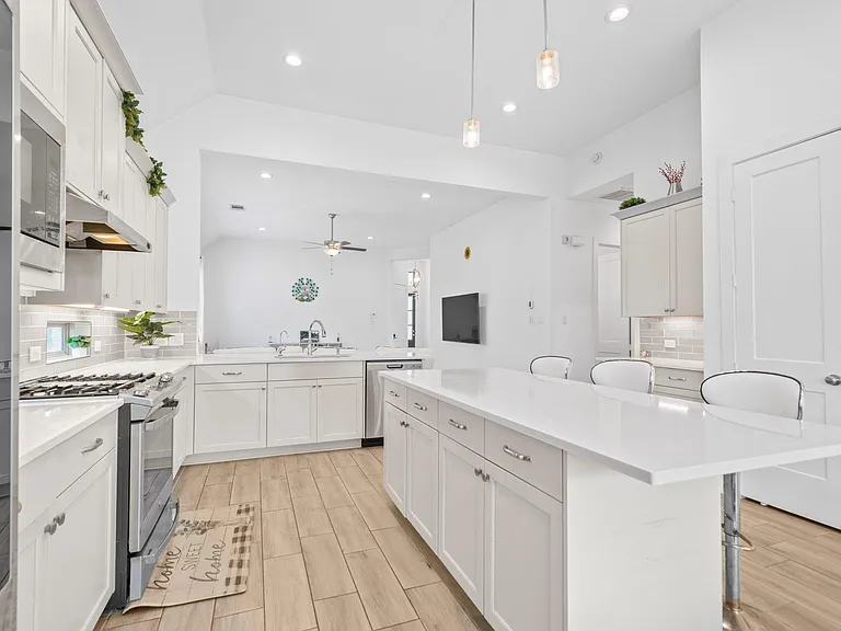 10718 Blossom River Dr — Photo 21