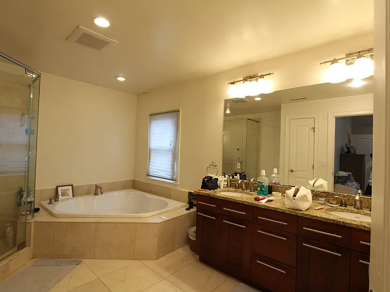 31 Florence St #31 — Photo 33