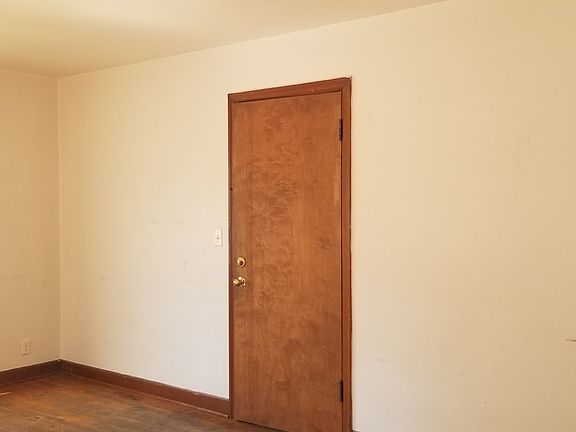 2nd image of 440 NE Maiden Ln APT 1