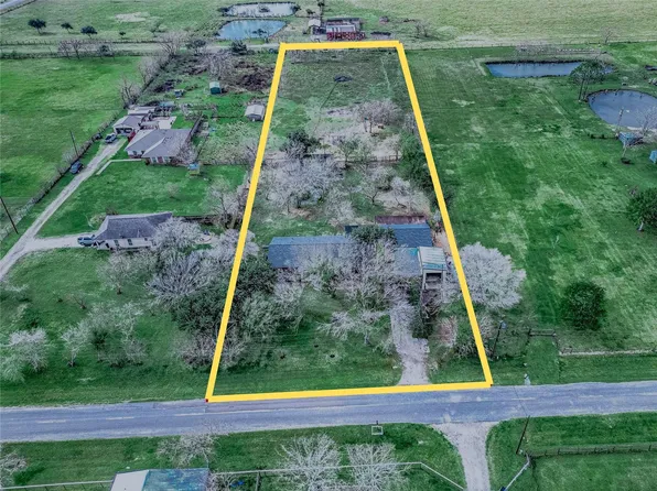 1619 County Road 387, Alvin, TX 77511