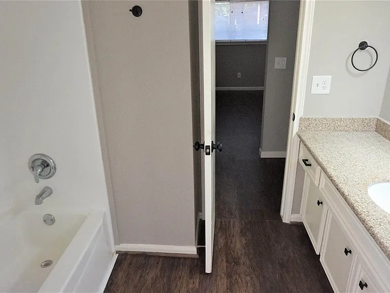 2727 Tinechester Dr — Photo 22