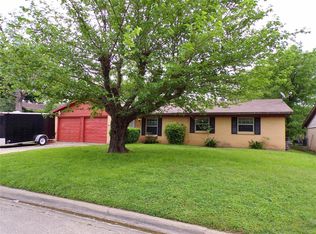 6613 Plantation Rd, Forest Hill, TX 76140