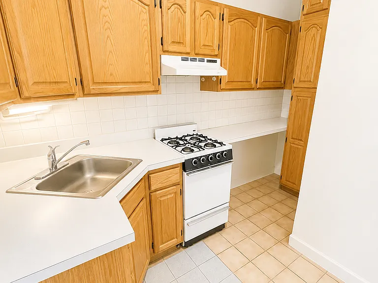 34 Anderson St #1 — Photo 5