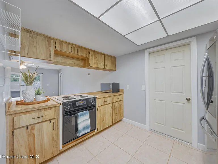 2224 Westminster Dr — Photo 5