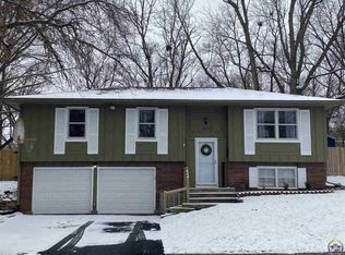 3221 SW 33rd St, Topeka, KS 66614