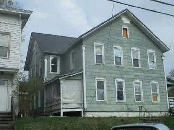 35 Elm St, Dolgeville, NY 13329