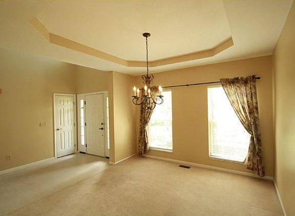 3rd image of 9502 Knarwood Ct