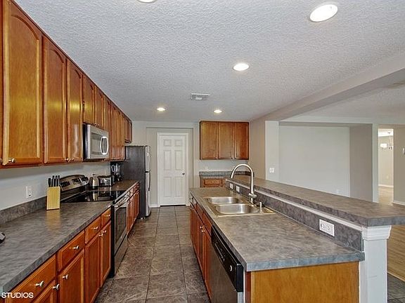 4th image of 4523 Philadelphia Cir