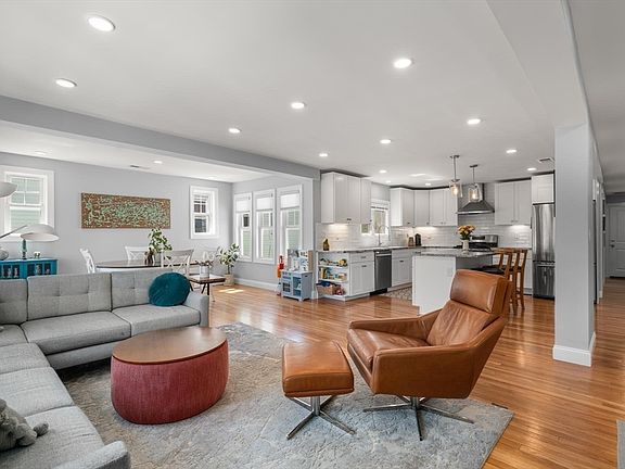 3rd image of 110 Templeton Pkwy #110