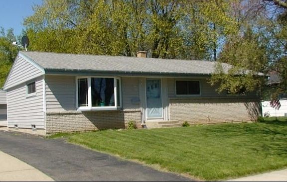 5th image of W153N8351 Manhattan Dr