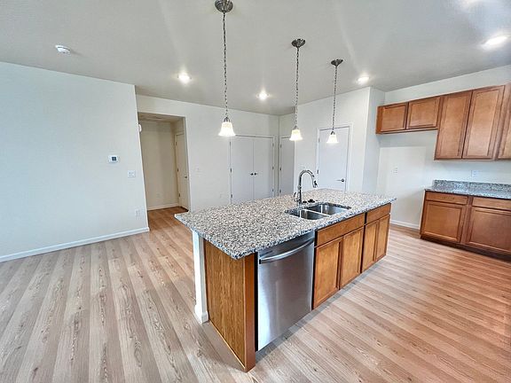4th image of 1138 Hornet Dr