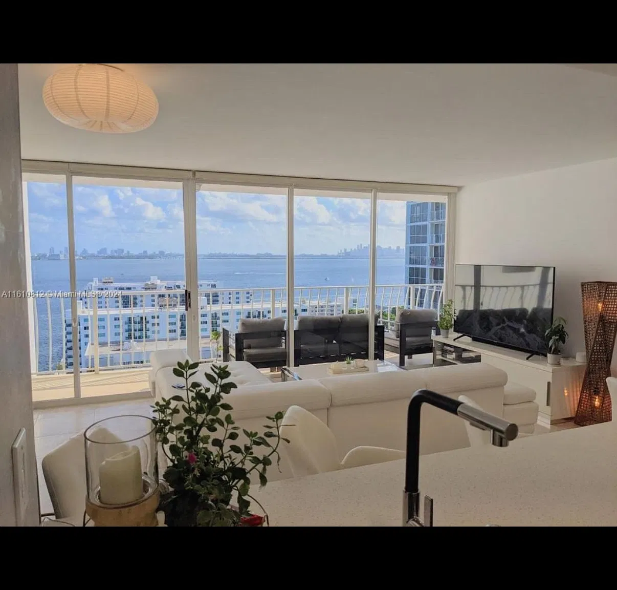 2 bed, 1030 sqft, $2,890 — Photo 1