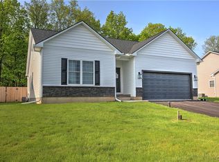 3424 Tall Tree Ln, Baldwinsville, NY 13027