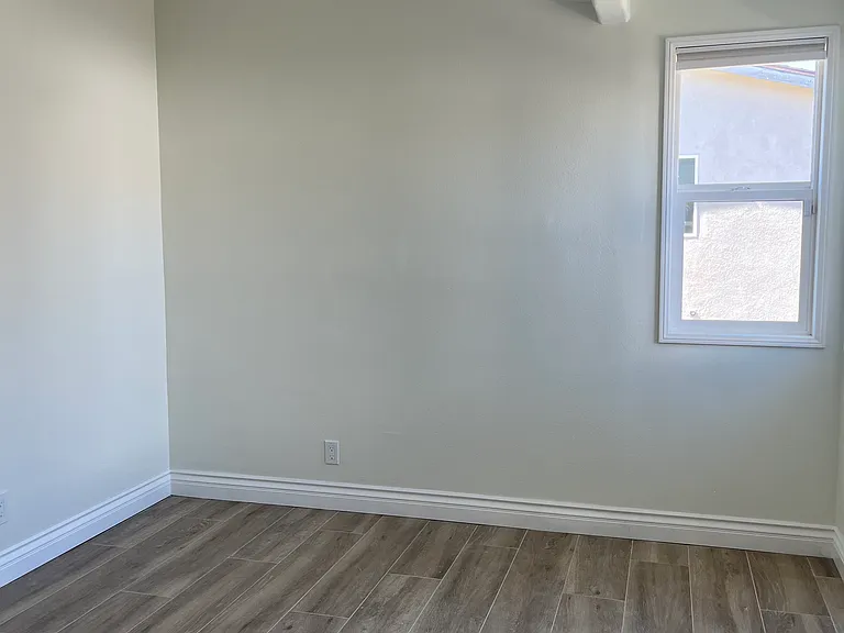 667 W Roderick Ave #2 — Photo 4