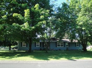 402 W Martin St, New London, WI 54961