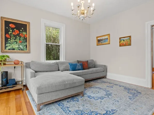 76 Ocean Ave, Salem, MA 01970