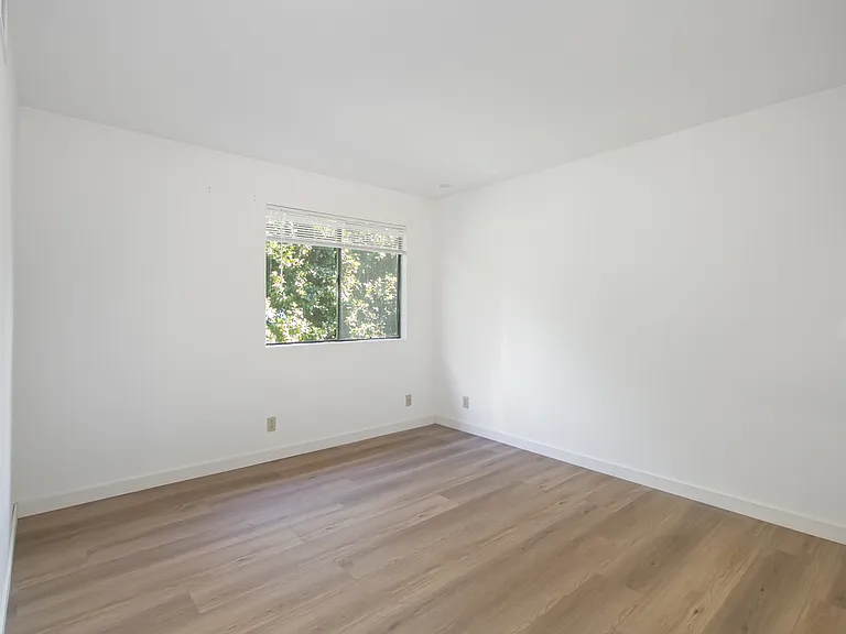 1169 Rosedale Ave #208 — Photo 11