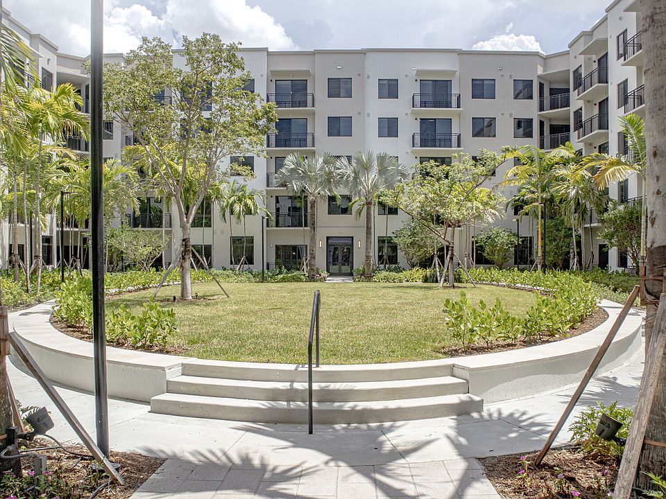 Building Photo 5
